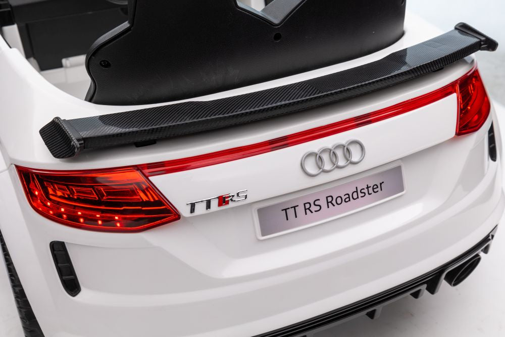 Auto na akumulator Audi RS6 - biały