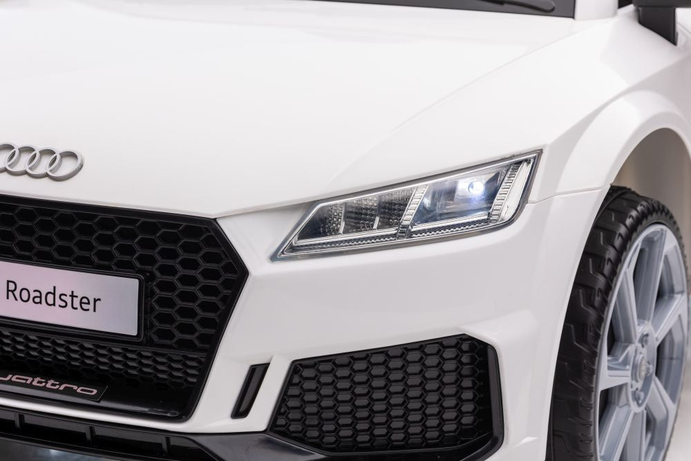 Auto na akumulator Audi RS6 - biały